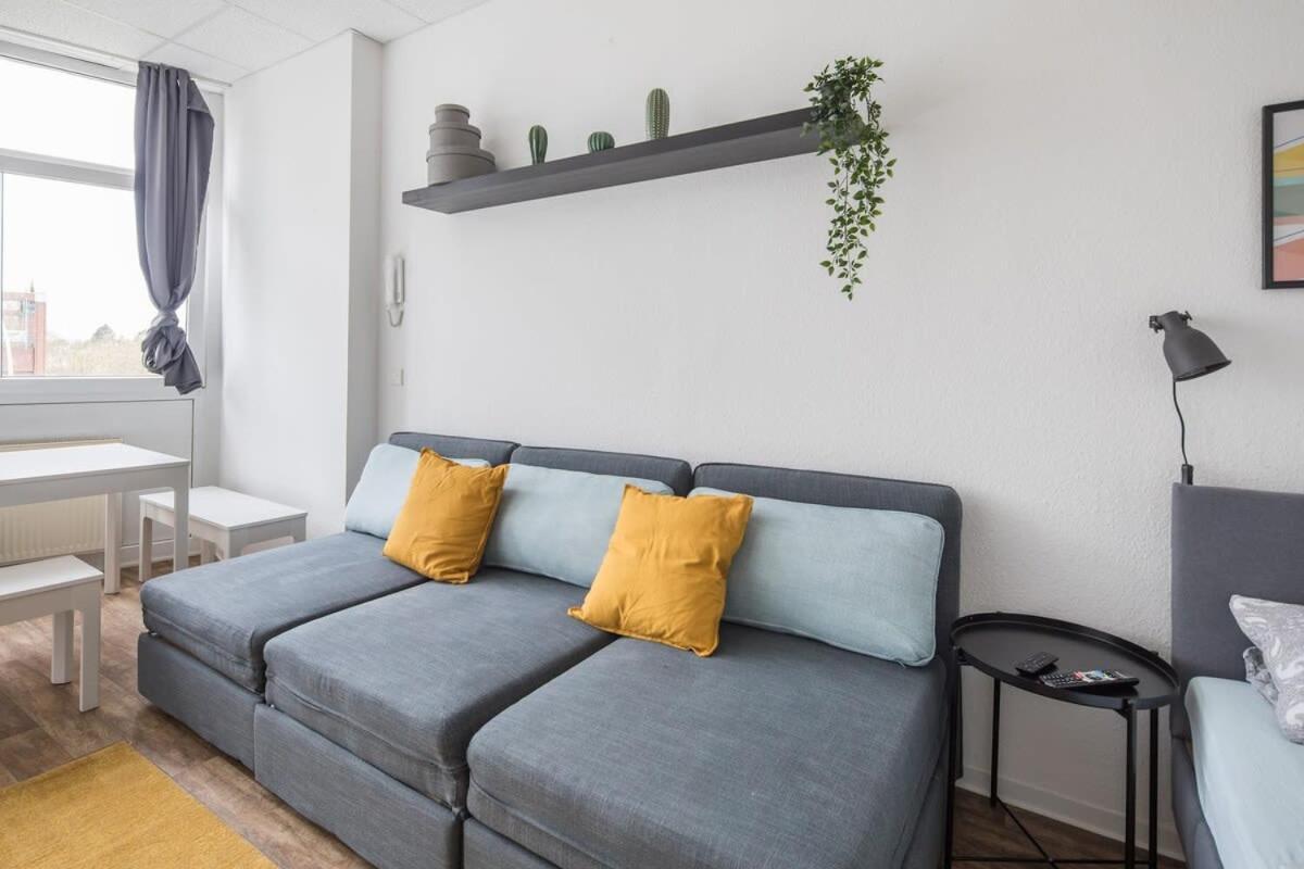 Spacious 2 Bedroom Apartment Hamburg Exterior photo
