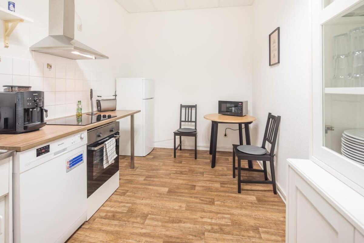Spacious 2 Bedroom Apartment Hamburg Exterior photo