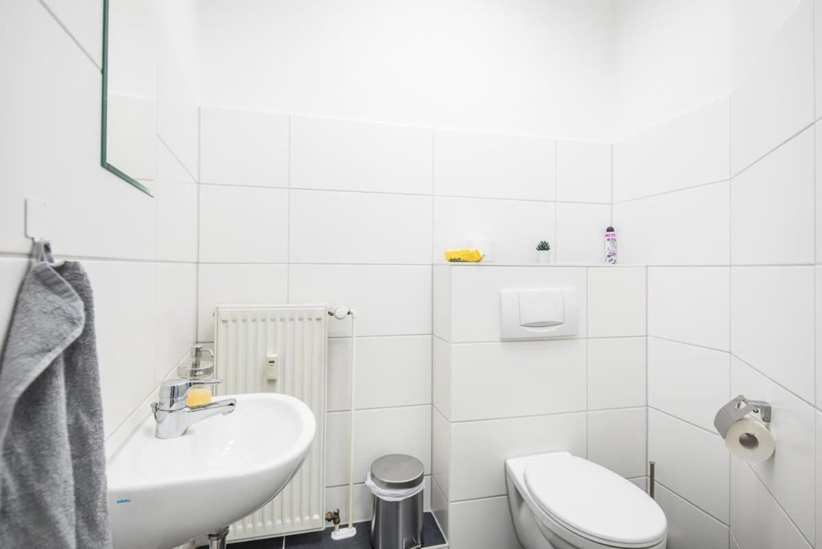 Spacious 2 Bedroom Apartment Hamburg Exterior photo
