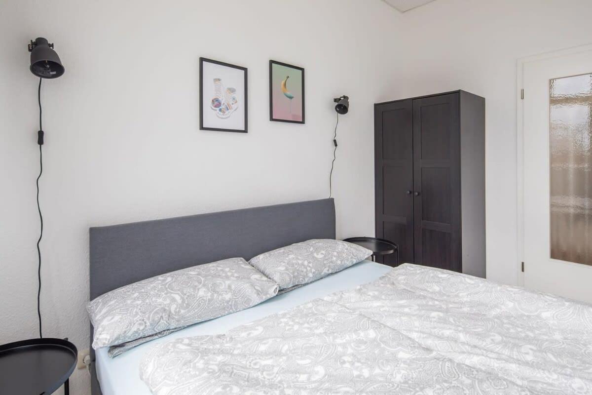 Spacious 2 Bedroom Apartment Hamburg Exterior photo