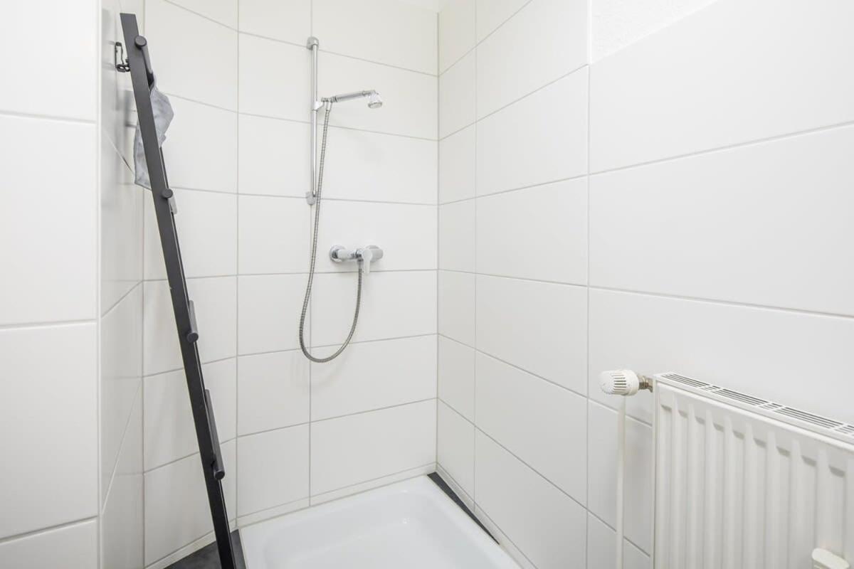 Spacious 2 Bedroom Apartment Hamburg Exterior photo